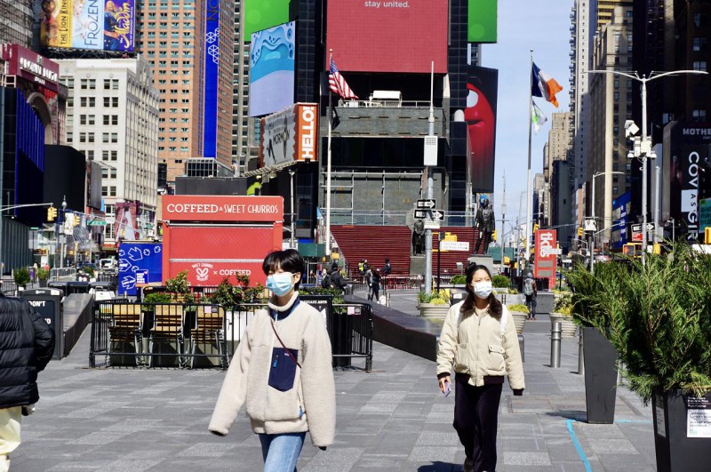 【蜗牛棋牌】美国纽约市长:建议在公共场合掩盖口鼻