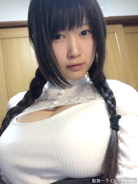 日本豪乳coser「御伽ねこむ」 充满乳量的开胸毛衣太霸气了！