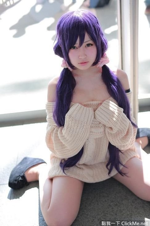 日本豪乳coser「御伽ねこむ」 充满乳量的开胸毛衣太霸气了！