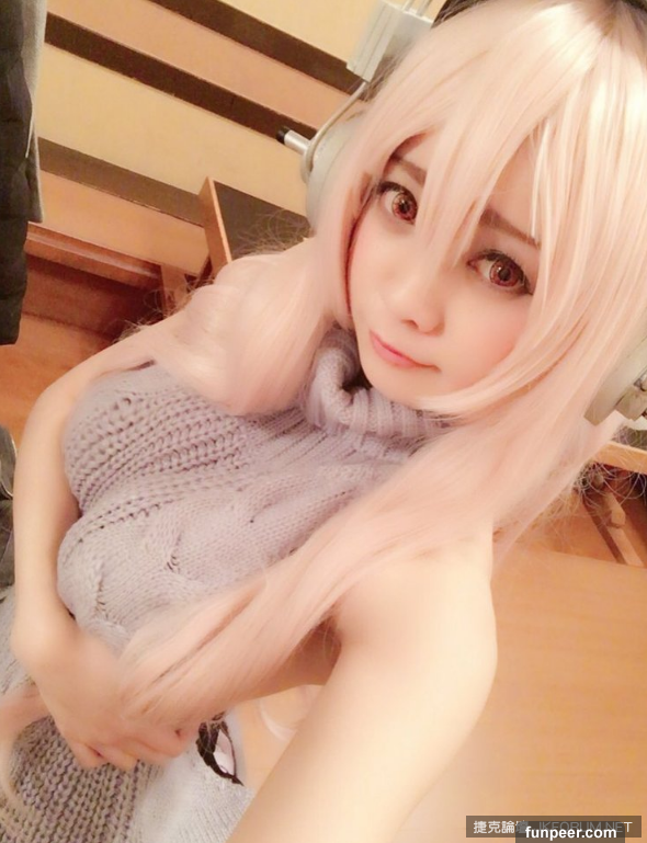 爆奶coser穿毛衣露出粉红侧乳 看起来超弹好想试试手感
