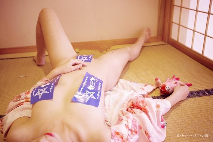 Cherrygirl小鹿为了出名cos裸体 阴阳师神乐