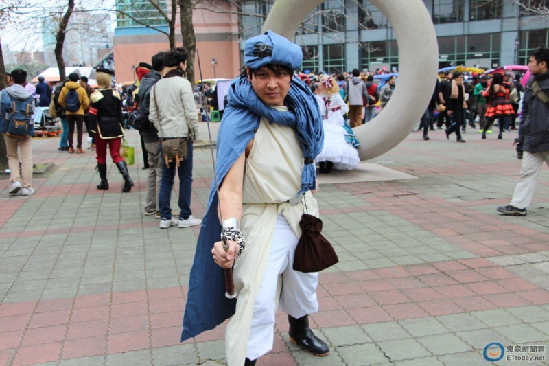 同人圣典开拓动漫祭台 港日Cosplay不畏低温争奇斗艳