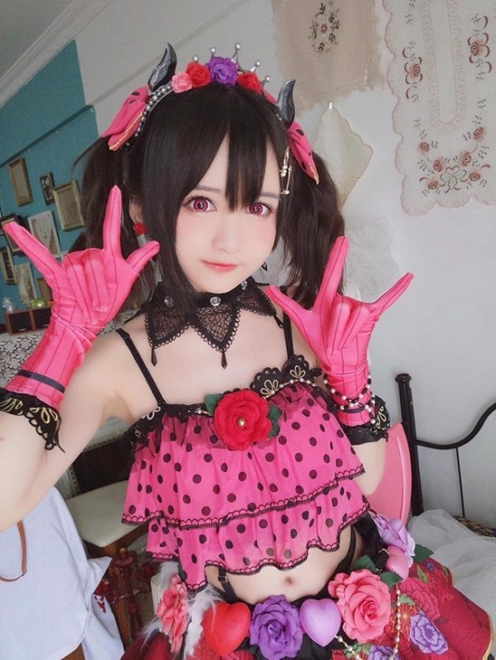 【蜗牛棋牌】突破次元之壁的coser「矮乐多Aliga」超还原的表情引关注