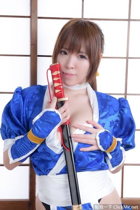 巨乳露出系Coser「爱濑りおな」 露出尺度超大可以AV出道！