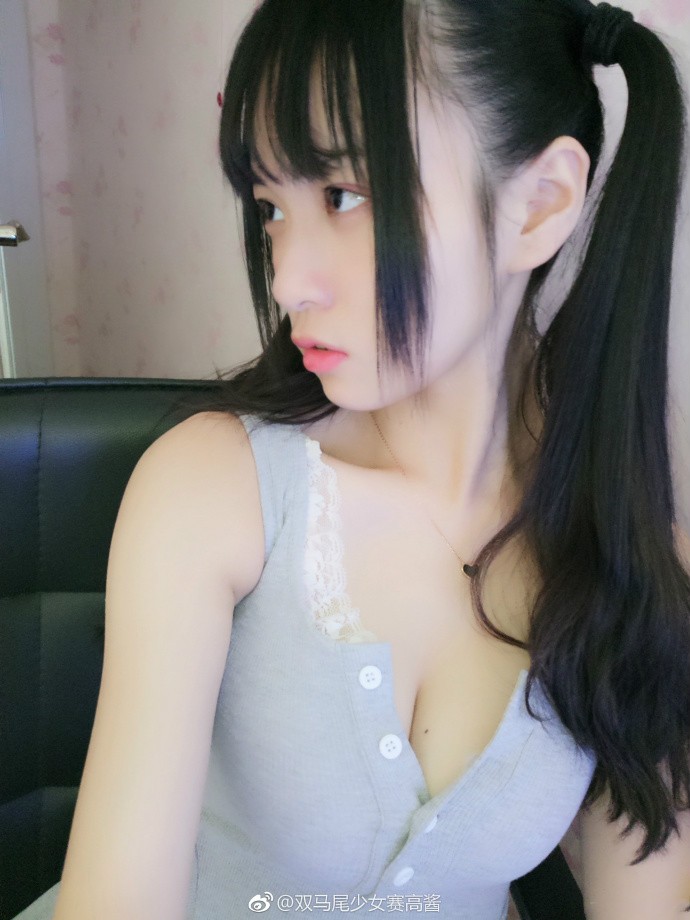 萌系萝莉正妹cosplay血小板 撩衣露性感极品美乳令人秒硬