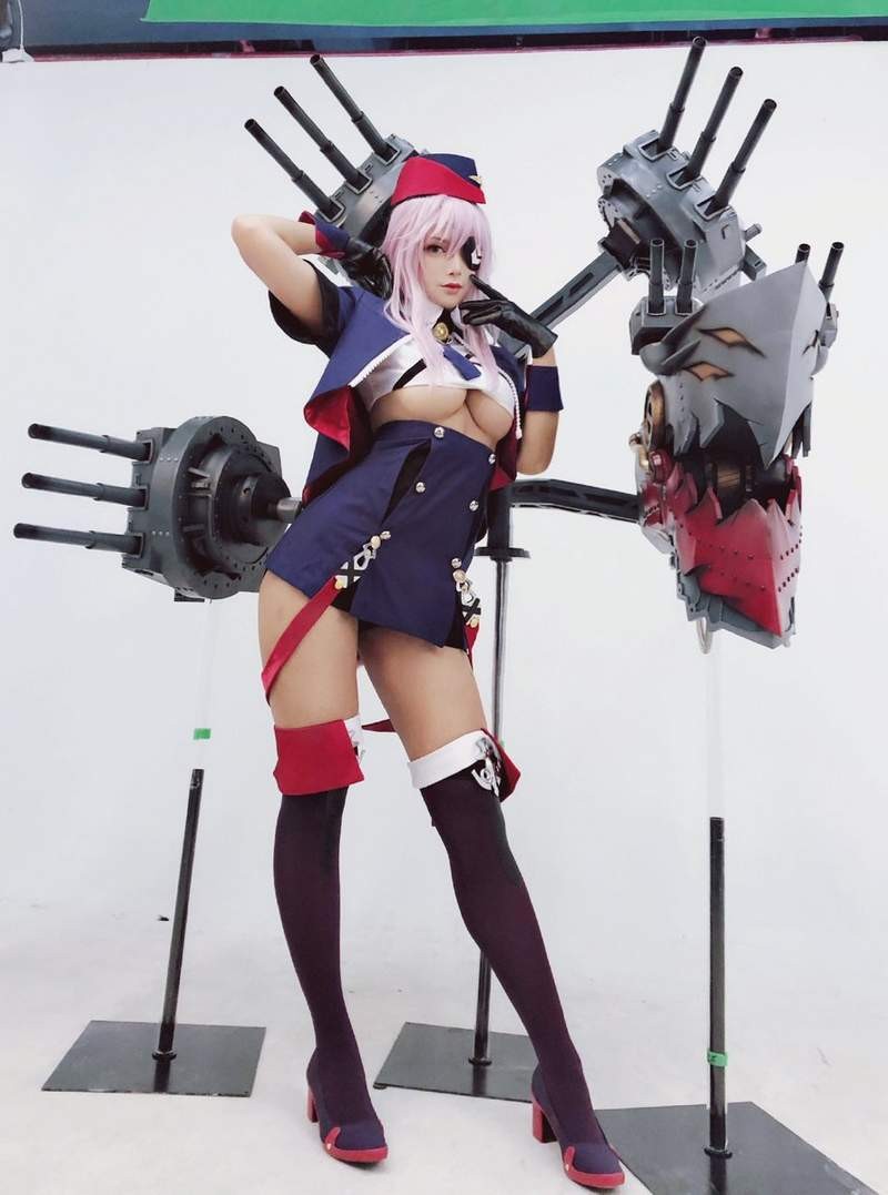 枣糕Cosplay《碧蓝航线》角色 高度还原性感角色