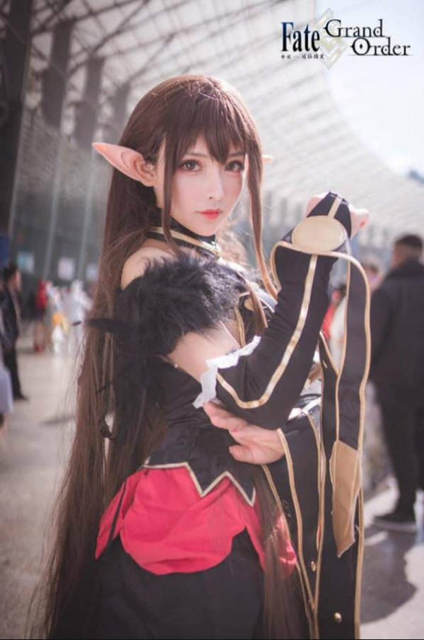 只是简言Cosplay经典角色 二次元性感妹子令人骨头都要酥