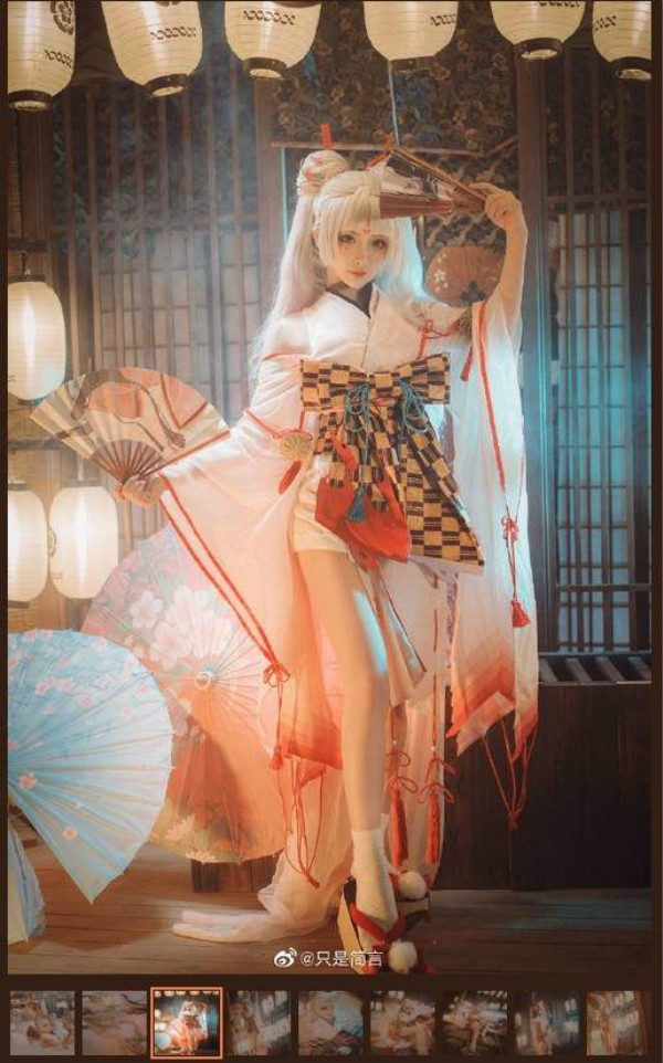 只是简言Cosplay经典角色 二次元性感妹子令人骨头都要酥