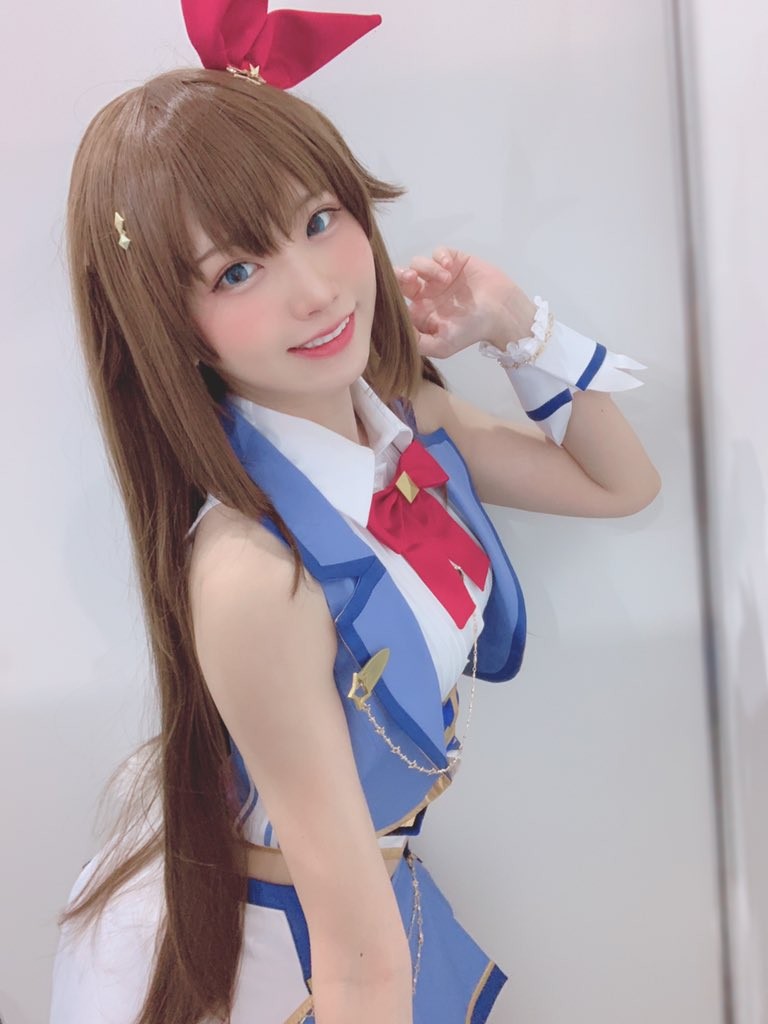 cosplay界一姐Enako（えなこ） 人气太高粉丝围成人墙