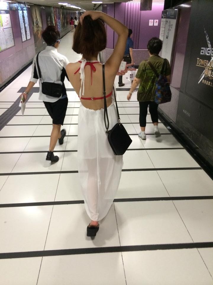 【蜗牛棋牌】护校正妹透视衣玩电玩太犯规 cos蹦奶精灵被赞台北女神~