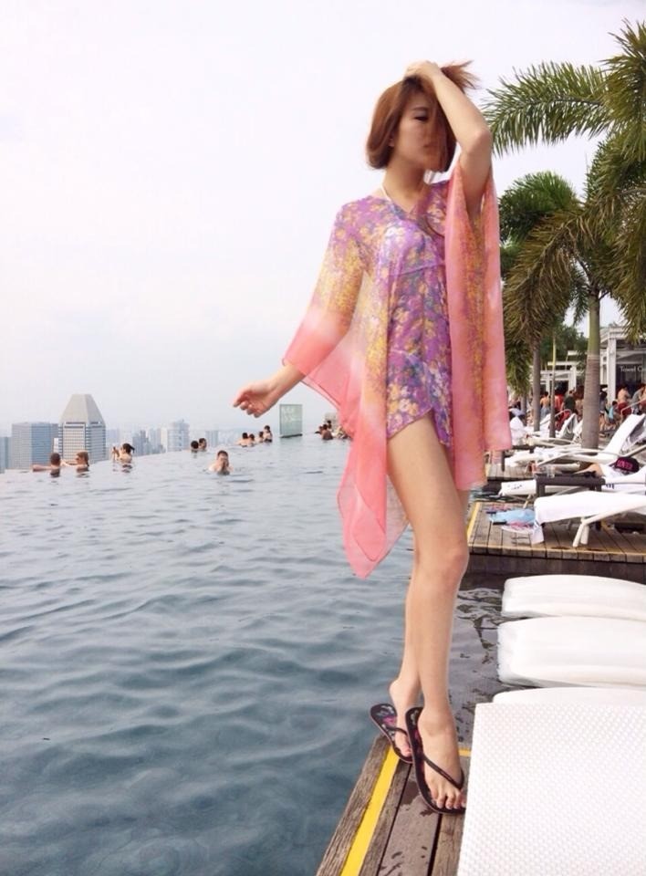 【蜗牛棋牌】护校正妹透视衣玩电玩太犯规 cos蹦奶精灵被赞台北女神~