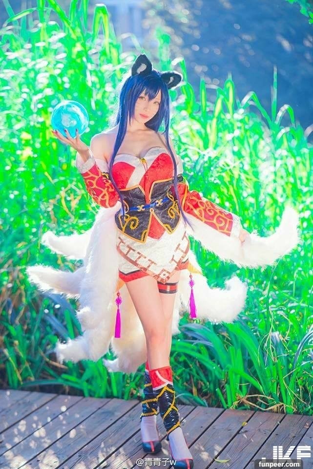 全身上下只穿一件毛衣挡不住的「巨乳长腿」 超萌cosplayer青青子！