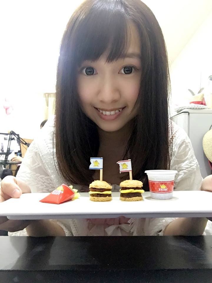 迷你超萌萝莉系coser童颜J罩巨乳 TEAM正妹实况主萝特