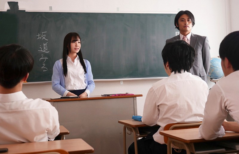 SSNI-559: 拜托谁来救救我!新任女教师「坂道みる(坂道美琉)」在男友面前被学生硬上! 【蜗牛扑克】SSNI-559: 拜托谁来救救我!新任女教师「坂道みる(坂道美琉)」在男友面前被学生硬上!