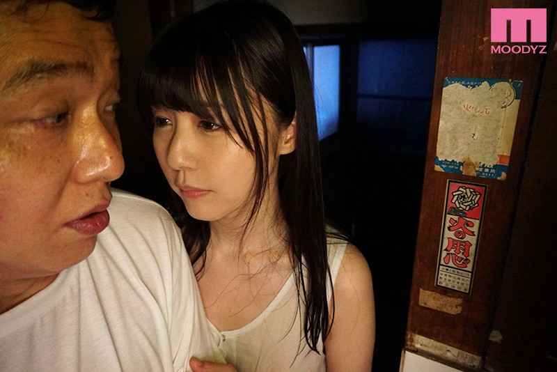 【蜗牛扑克】MIDE-825：痴女女鬼つぼみ(蕾)在厨房、在浴室展开激烈的肉搏战。