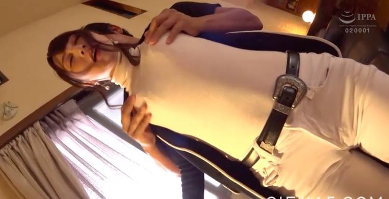 【蜗牛棋牌】DTT-012:人妻系的あやみ旬果! 柚木めい被老公劝下海拍片