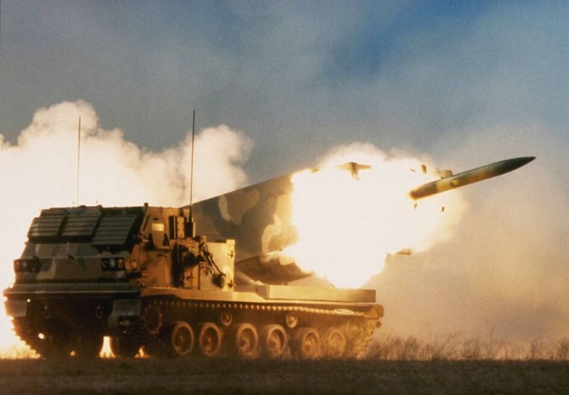 【蜗牛棋牌】无坚不摧：国产新型火箭炮曝光 可一次齐射40发