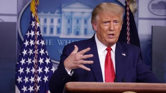 【蜗牛棋牌】特朗普确认一名白宫工作人员新冠病毒检测呈阳性