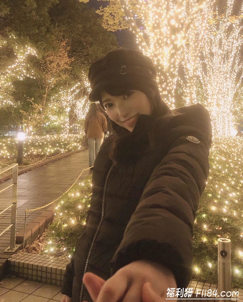 【蜗牛棋牌】上原亚衣大玩拍照滤镜 展现超可爱的一面，萌晕一票粉丝！