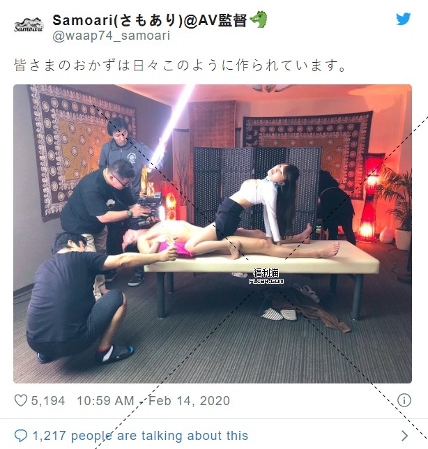 αv导演Samoari(さもあり)一张图曝《VR片摄影现场》男U只能注视着导演发射！