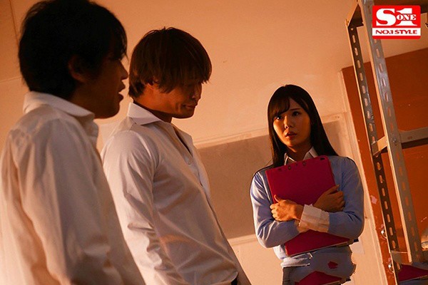 SSNI-559:坂道美琉最新番号,新任女教师在男友面前被学生硬上！