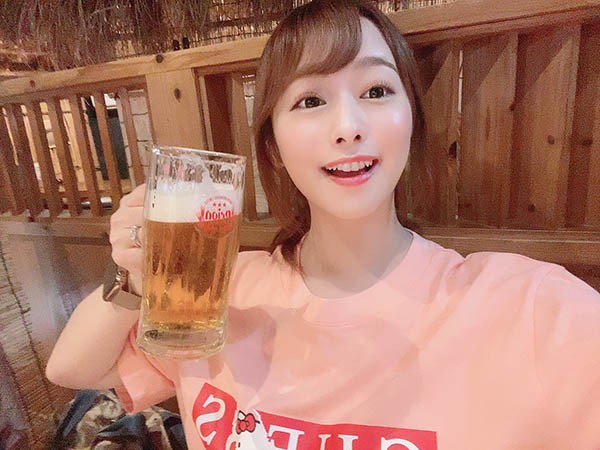 【蜗牛棋牌】白石妈妈惊爆:10-15年前的女优收入是现在的5~10倍,然后我14岁就赚很大! … … …