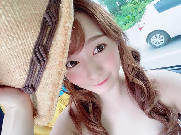 【蜗牛棋牌】白石妈妈惊爆:10-15年前的女优收入是现在的5~10倍,然后我14岁就赚很大! … … …