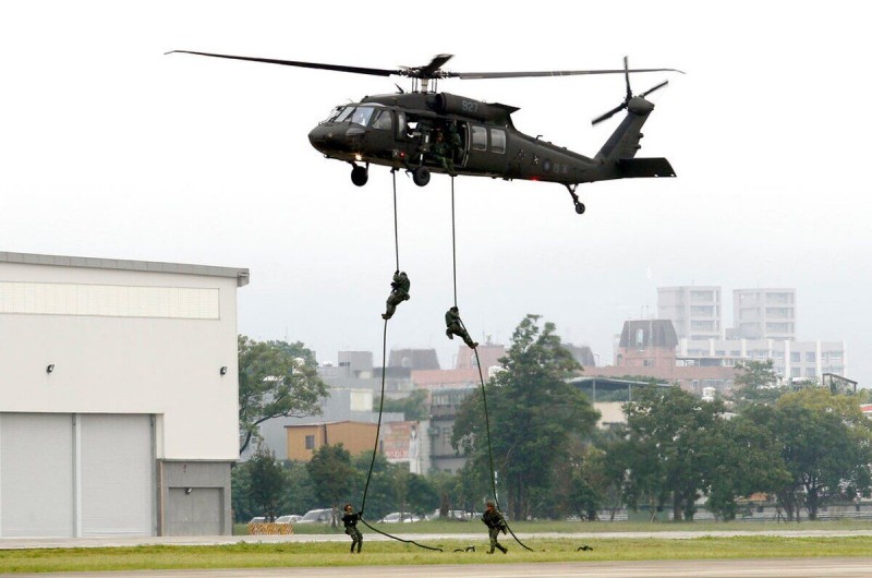 立陶宛首次购买美国直升机 将取代老旧苏制直升机