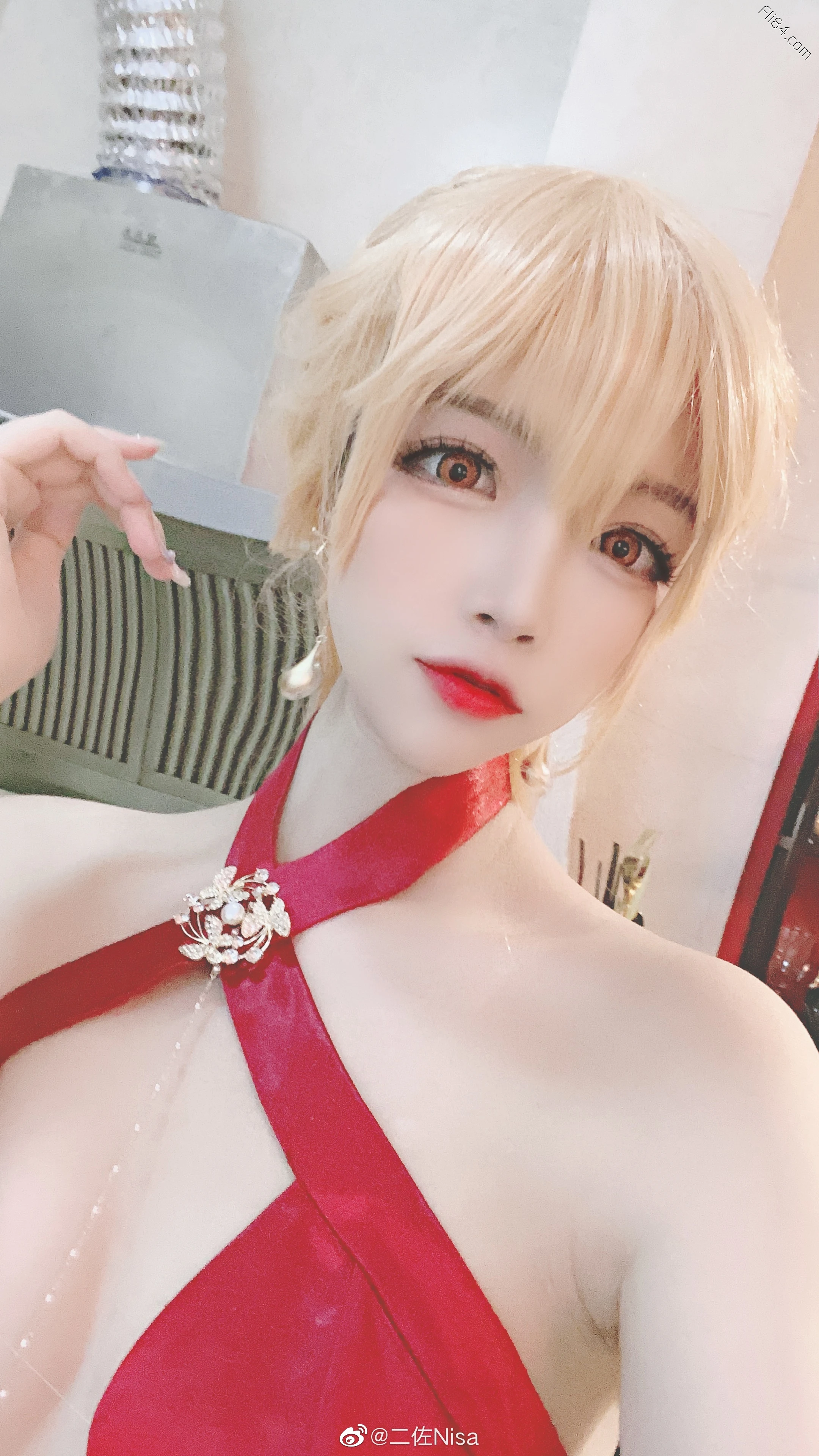 Coser“二佐Nisa”长相可爱喜欢尝试爆乳拍摄，喜欢解锁新造型！