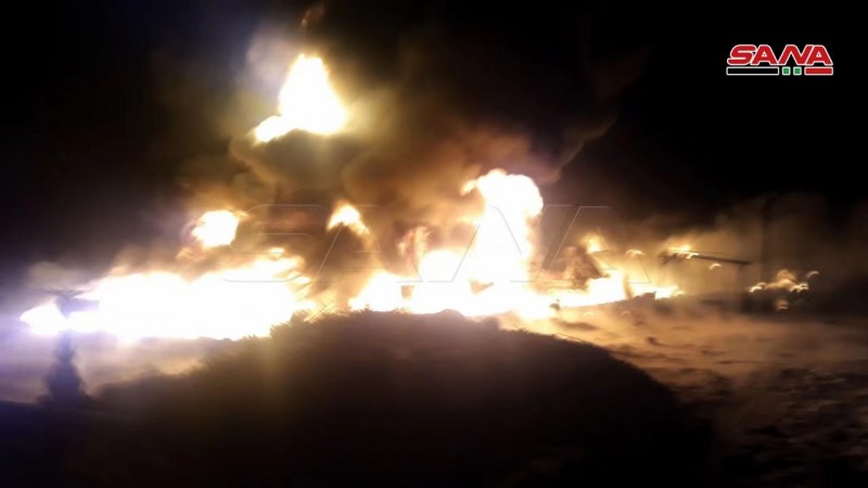 叙利亚西部一油罐车爆炸引发大火
