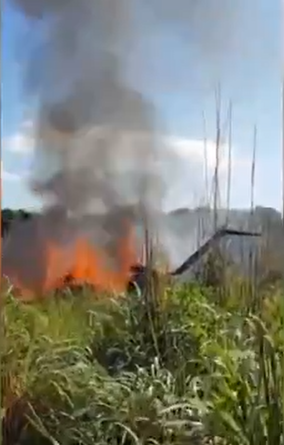 巴西一足球队空难6人丧生：现场大火升腾 机体被烧焦