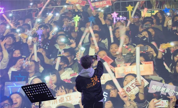 洪卓立积极健身筹备佛山演唱会