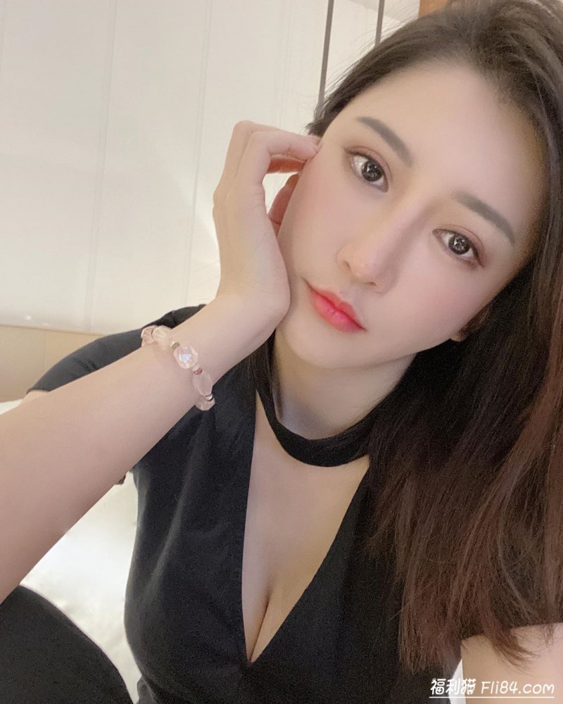 今日妹子图20200316：圆身美体乐雨欣Mia脂肪全往胸上长！