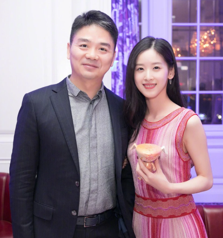 【蜗牛棋牌】从网红到身价百亿来看看章泽天的逆袭之路