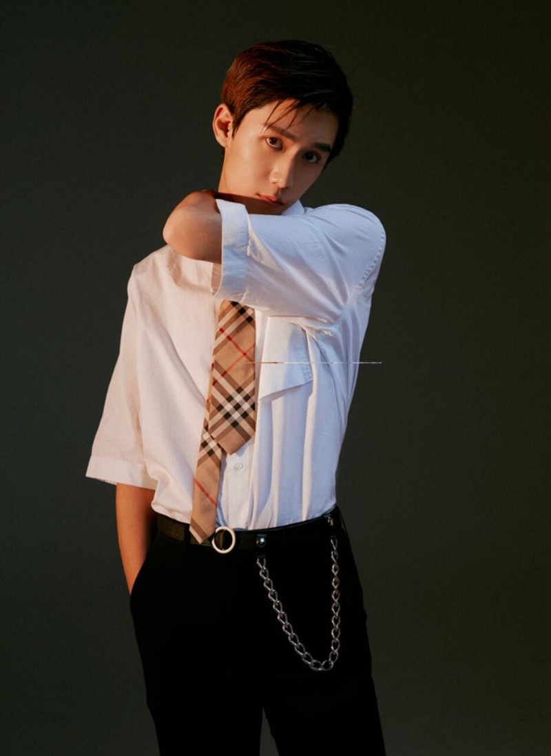 任宥纶最新大片曝光 风衣造型触发气场开关