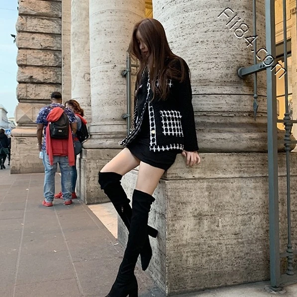 网拍服饰老板娘“엘린”,诱人长腿实在太养眼!