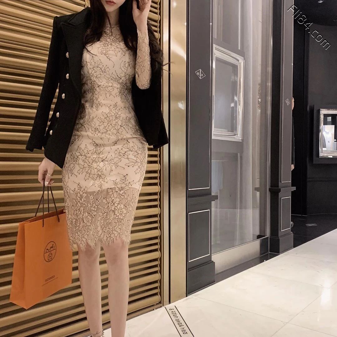 网拍服饰老板娘“엘린”,诱人长腿实在太养眼!