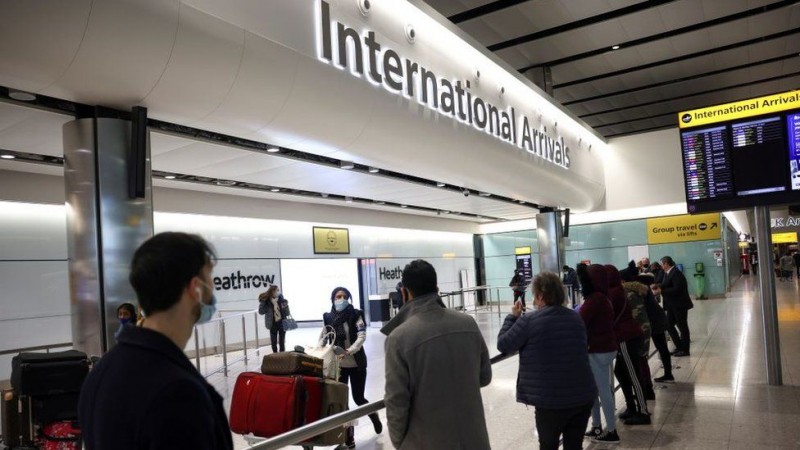 英国15日起实施更严格入境隔离措施