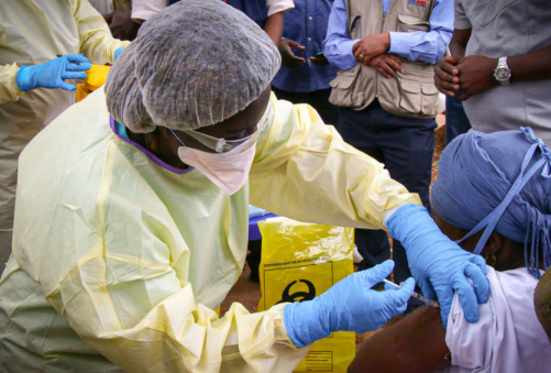 西非国家加大力度应对新一轮埃博拉疫情