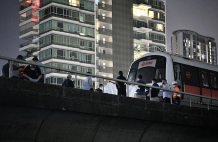 新加坡一男子闯入地铁轨道被撞死 警方展开事故调查