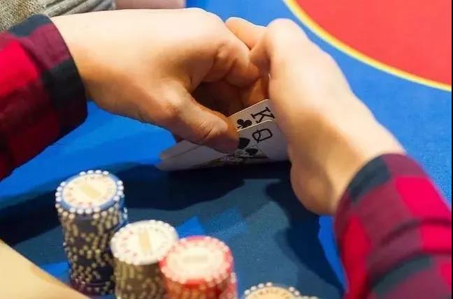【蜗牛棋牌】给德州扑克职业牌手下套的方法(上)