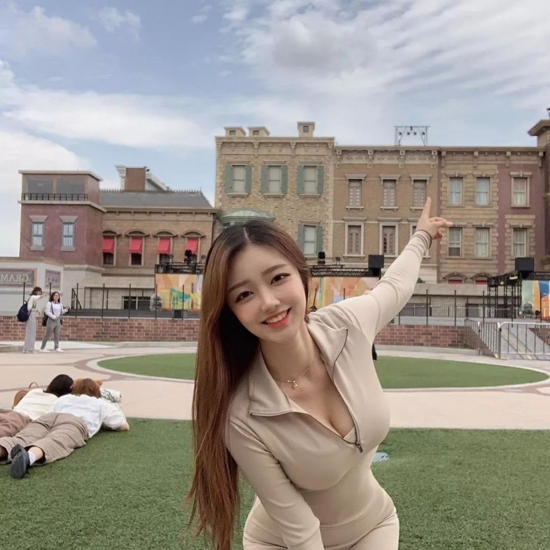 【蜗牛棋牌】深藏不露的身材最迷人