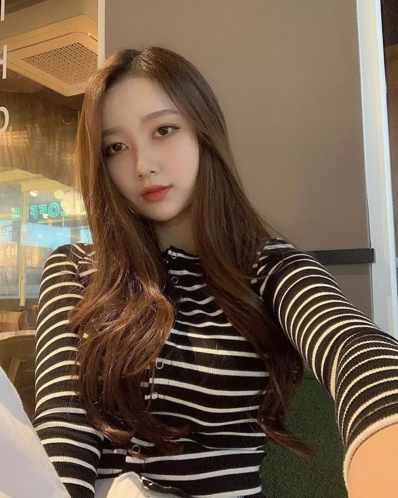 【蜗牛棋牌】深藏不露的身材最迷人