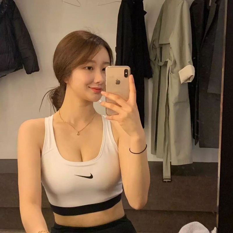 【蜗牛棋牌】深藏不露的身材最迷人