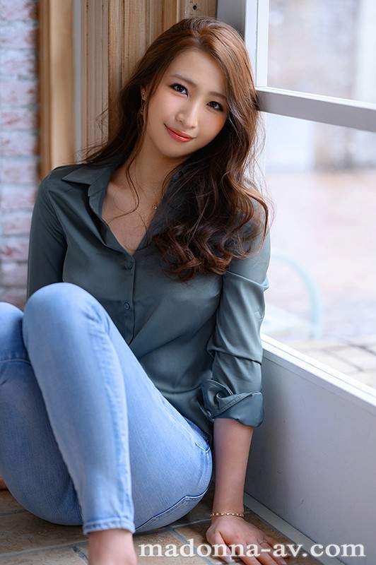 【蜗牛棋牌】清澈的眼眸、高挑的比例、锐利的曲线美⋯美女中的美女、三尾めぐ妖艳登场! …