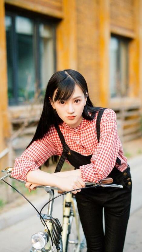 【蜗牛棋牌】黄灿灿 武大校花美照鉴赏