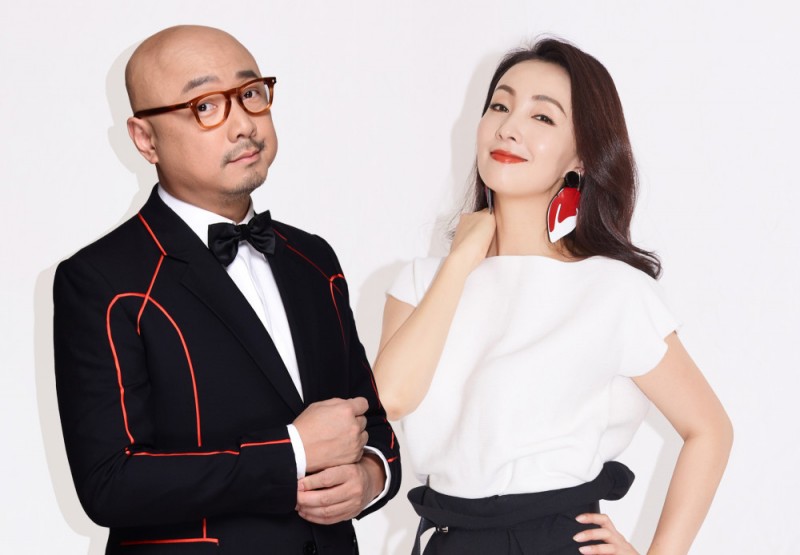 小陶虹为徐峥开心庆生同框切蛋糕大秀恩爱 力破婚变传闻