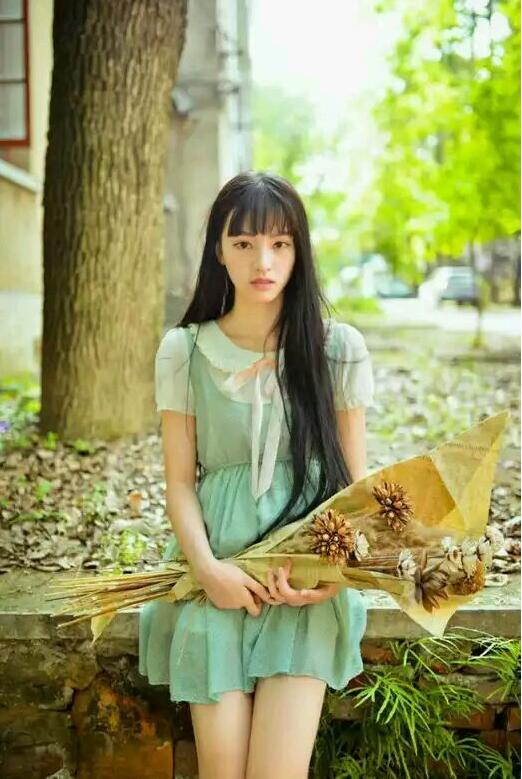 【蜗牛棋牌】黄灿灿 武大校花美照鉴赏