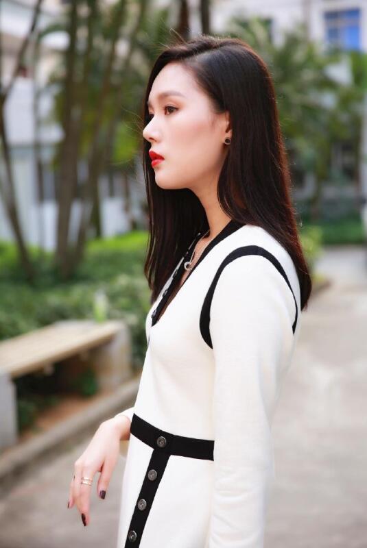 【蜗牛棋牌】商侃 内地高颜值女星美照分享及个人资料