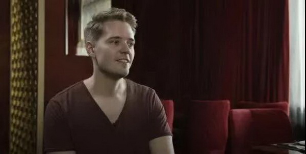 【蜗牛棋牌】扑克博主用朋友账号高调直播打锦标赛奖金被没收 Linus Loeliger 一个人勇闯扑克圈